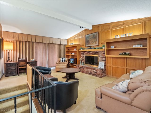 3113 Pleasant Street, West Des Moines, IA 50266