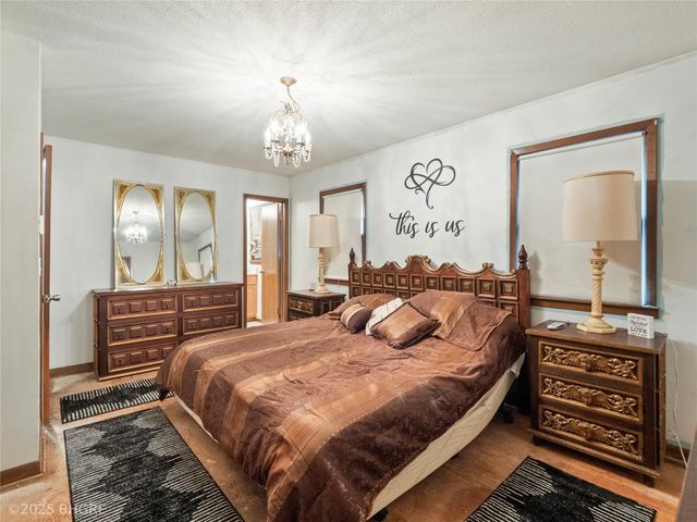 3113 Pleasant Street, West Des Moines, IA 50266