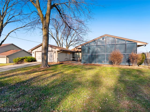 3113 Pleasant Street, West Des Moines, IA 50266