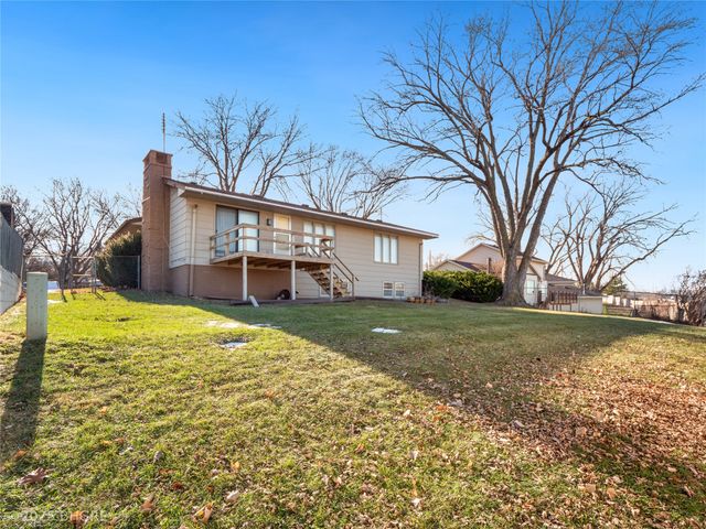 3113 Pleasant Street, West Des Moines, IA 50266