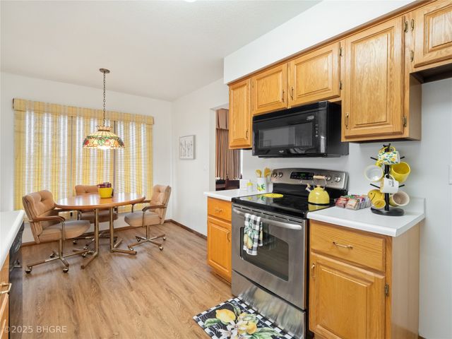 3113 Pleasant Street, West Des Moines, IA 50266