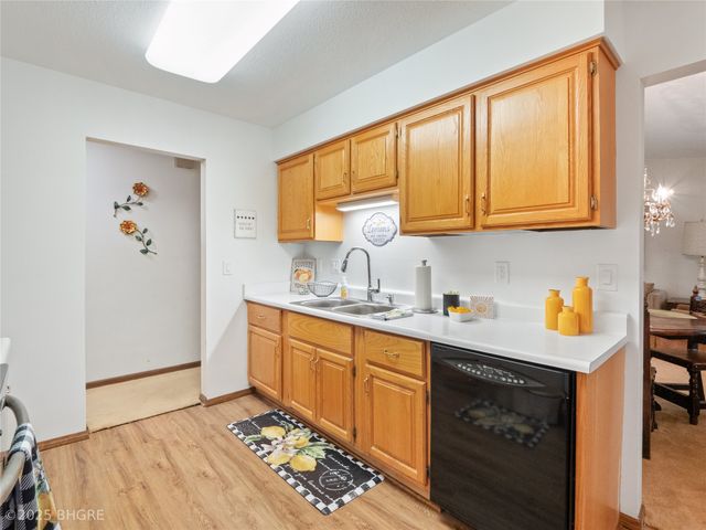 3113 Pleasant Street, West Des Moines, IA 50266