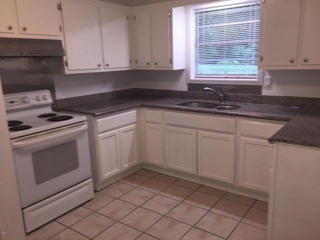 678 Meadow Drive, D'iberville, MS 39540