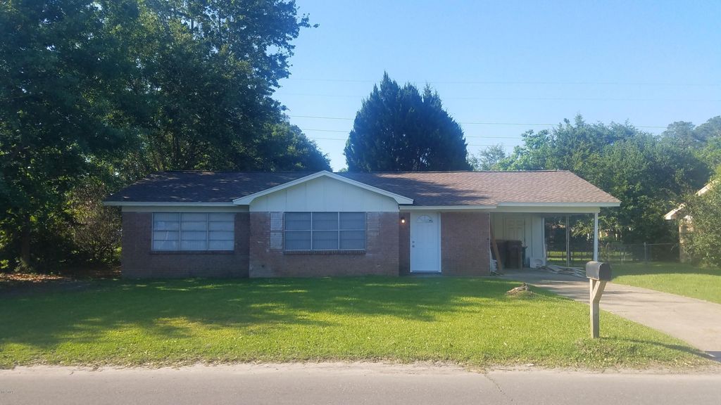 678 Meadow Drive, D'iberville, MS 39540