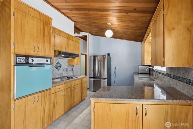 12502 Bingham Avenue E, Tacoma, WA 98446