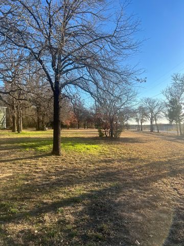 6901 Hawk Road, Flower Mound, TX 75022