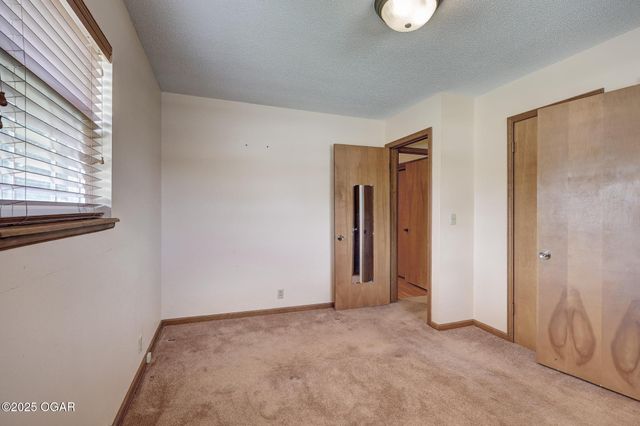 2714 S Minnesota Avenue, Joplin, MO 64804