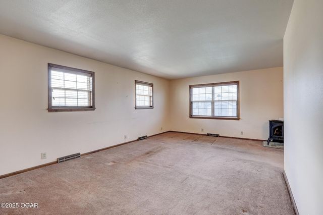 2714 S Minnesota Avenue, Joplin, MO 64804