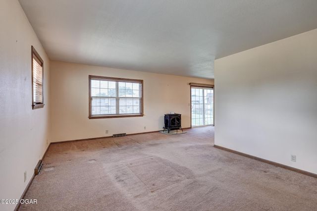 2714 S Minnesota Avenue, Joplin, MO 64804