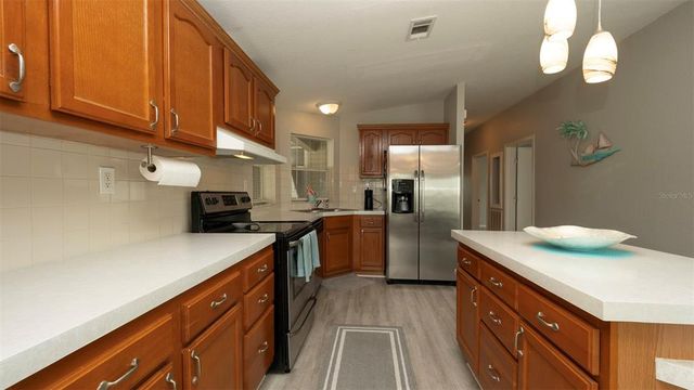 8442 MOHICAN AVENUE, Brooksville, FL 34613