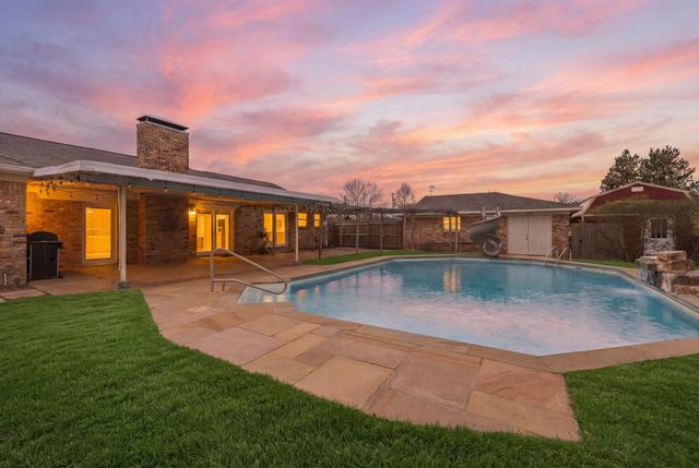 1302 Jeff Davis Dr., Tyler, TX 75703