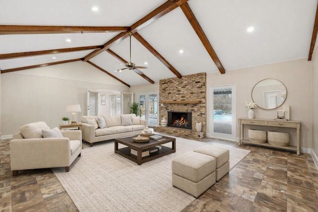 1302 Jeff Davis Dr., Tyler, TX 75703