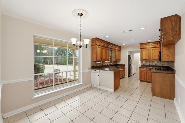 1302 Jeff Davis Dr., Tyler, TX 75703