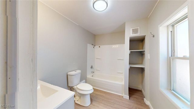 7815 Eve Avenue, Cleveland, OH 44102