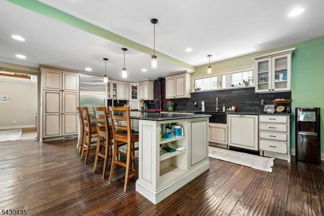 73 The Fairway, Cedar Grove Twp., NJ 07009