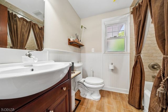 73 The Fairway, Cedar Grove Twp., NJ 07009