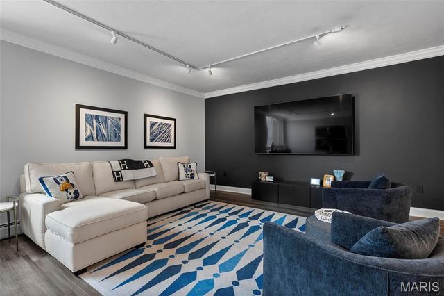 200 S Brentwood Boulevard 2C, Clayton, MO 63105