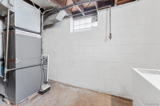 1011 Lafayette Boulevard, Lincoln Park, MI 48146