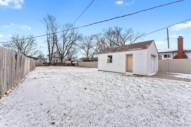 1011 Lafayette Boulevard, Lincoln Park, MI 48146