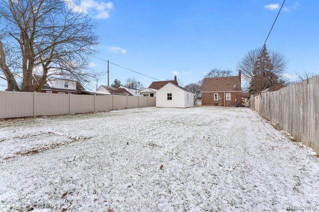 1011 Lafayette Boulevard, Lincoln Park, MI 48146