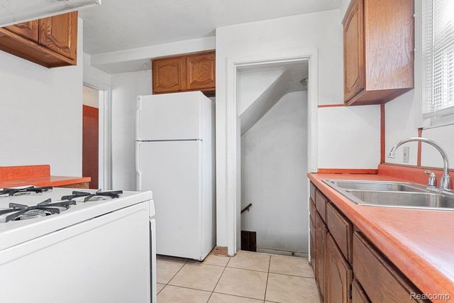 1011 Lafayette Boulevard, Lincoln Park, MI 48146