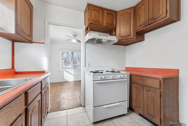 1011 Lafayette Boulevard, Lincoln Park, MI 48146