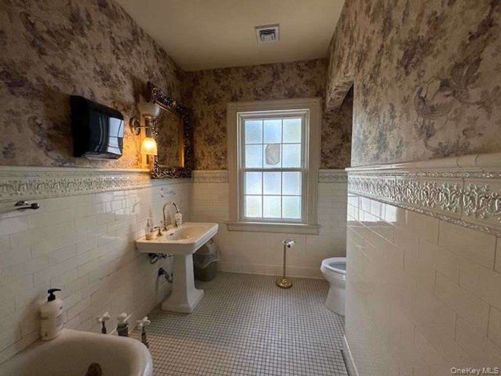 27 West Neck Road, Huntington, NY 11743 — photo 4