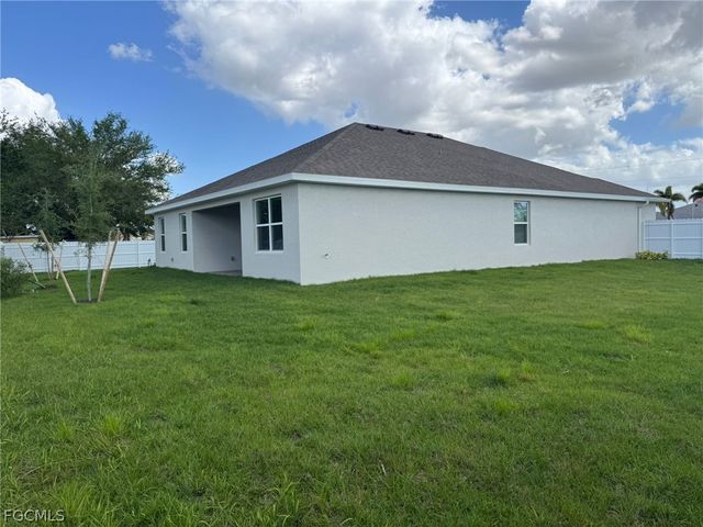 1621 NW 9th TER, Cape Coral, FL 33993