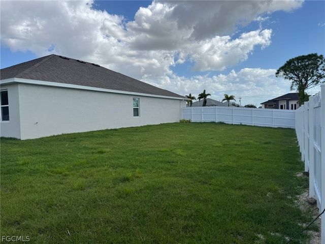 1621 NW 9th TER, Cape Coral, FL 33993
