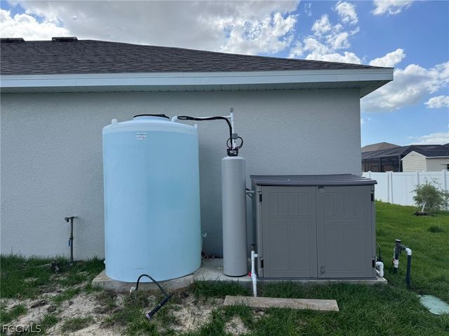 1621 NW 9th TER, Cape Coral, FL 33993