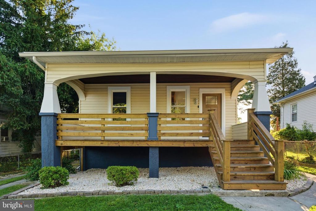 Image 1 of property listing at 5618 PLYMOUTH RD, Baltimore, MD 21214
