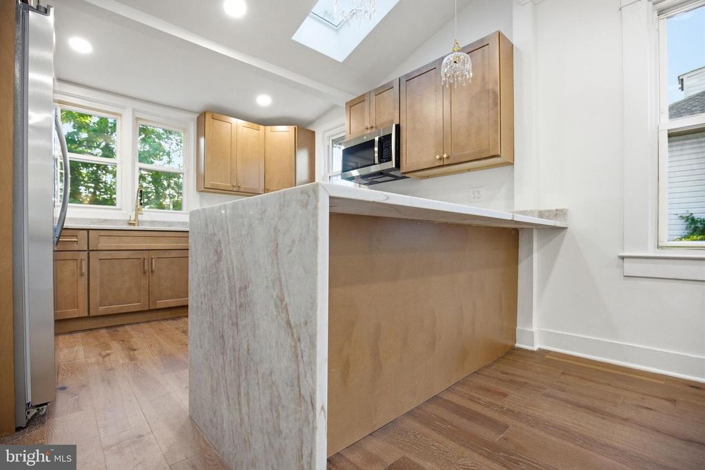 Image 20 of property listing at 5618 PLYMOUTH RD, Baltimore, MD 21214