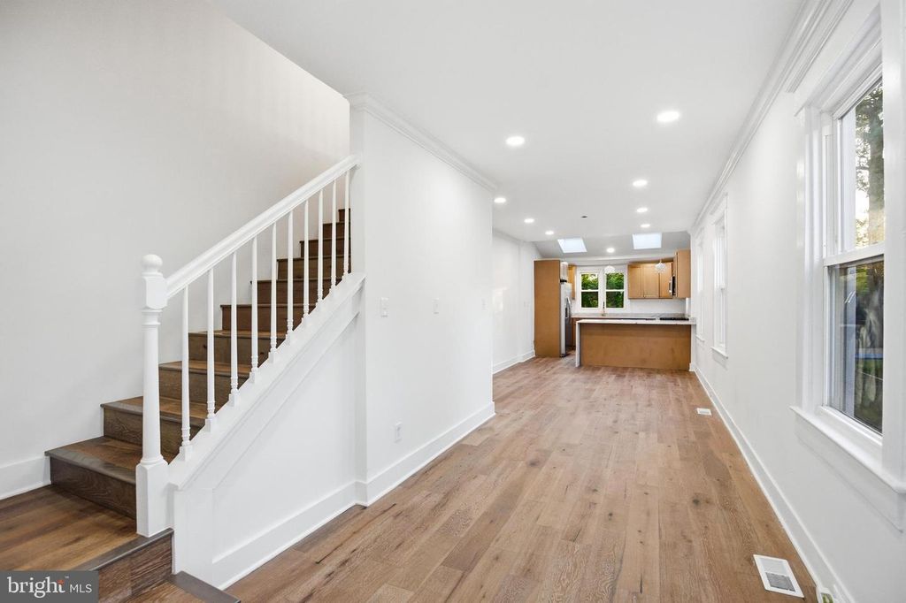 Image 24 of property listing at 5618 PLYMOUTH RD, Baltimore, MD 21214