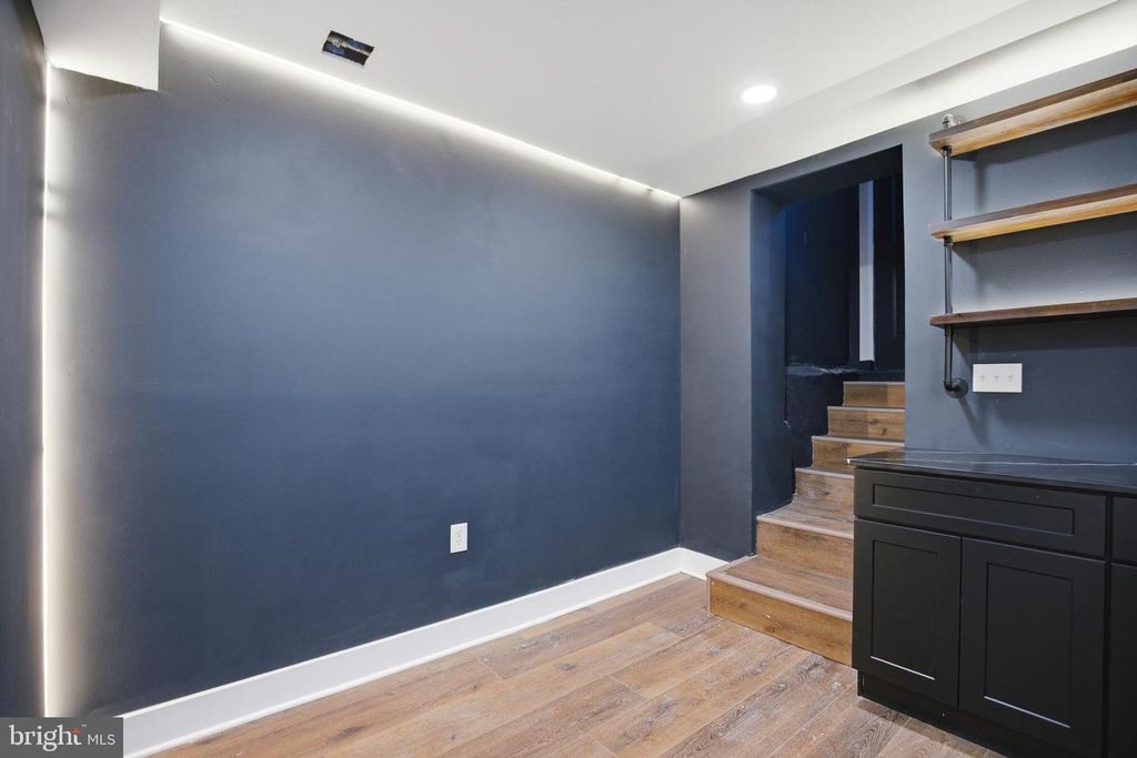 Image 40 of property listing at 5618 PLYMOUTH RD, Baltimore, MD 21214