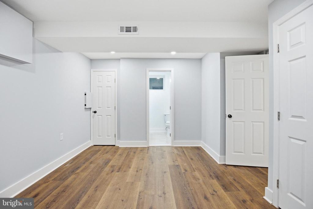 Image 42 of property listing at 5618 PLYMOUTH RD, Baltimore, MD 21214