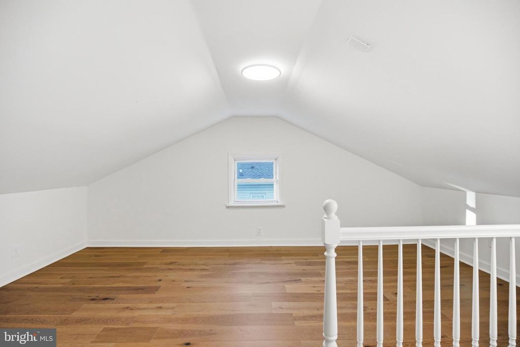 Image 47 of property listing at 5618 PLYMOUTH RD, Baltimore, MD 21214