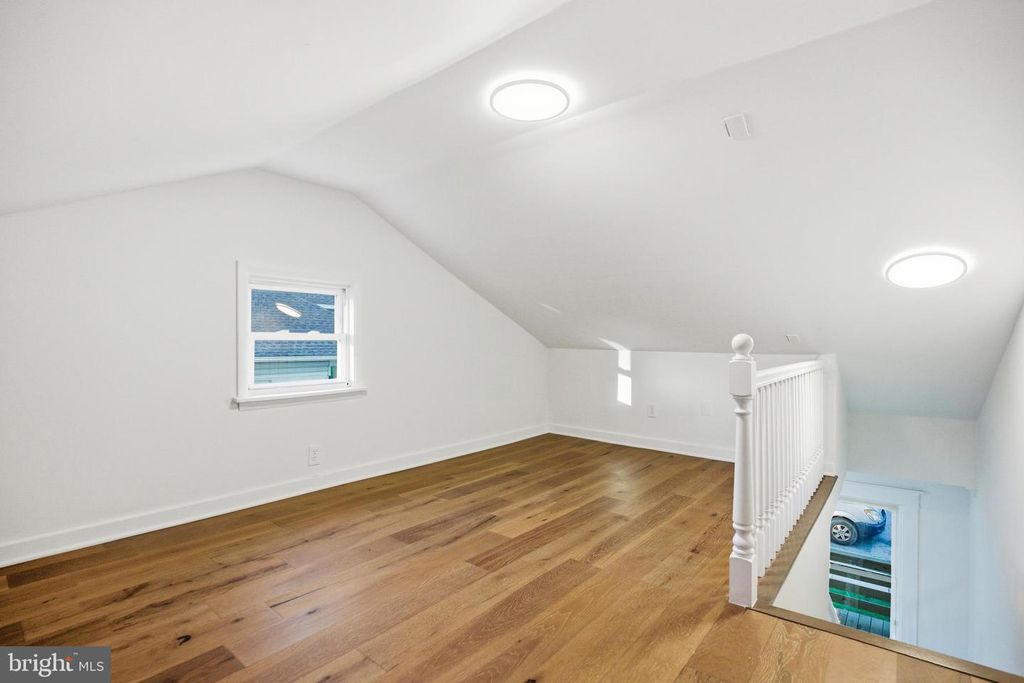 Image 48 of property listing at 5618 PLYMOUTH RD, Baltimore, MD 21214