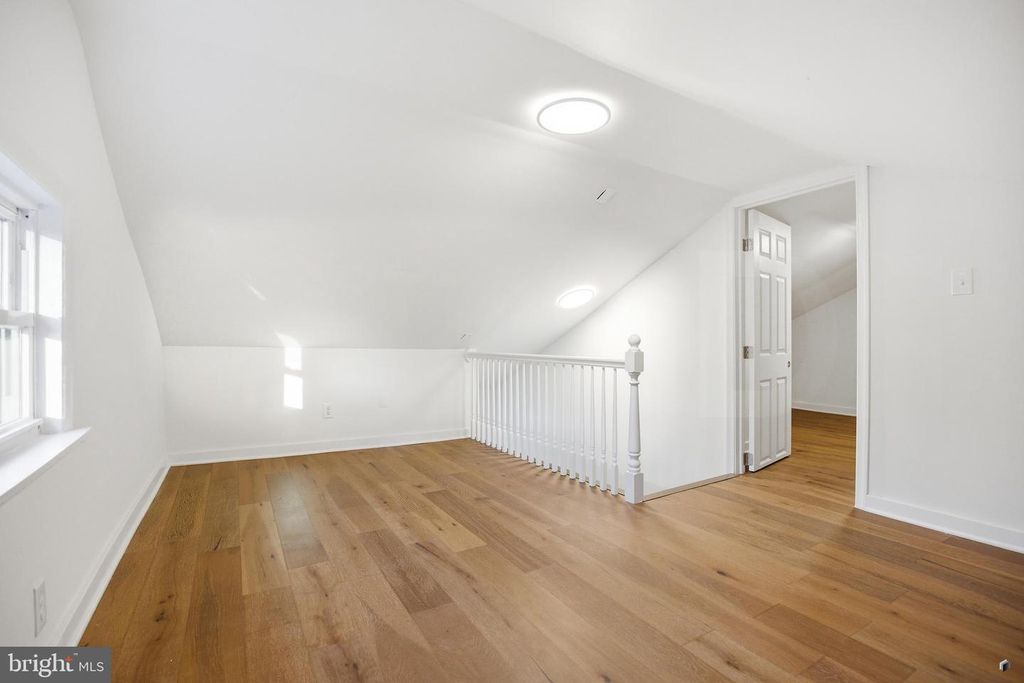 Image 49 of property listing at 5618 PLYMOUTH RD, Baltimore, MD 21214