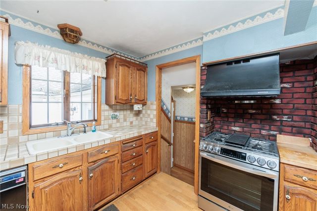 10136 Ridge Road, North Royalton, OH 44133