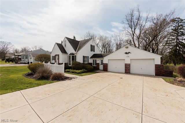 10136 Ridge Road, North Royalton, OH 44133