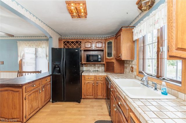 10136 Ridge Road, North Royalton, OH 44133