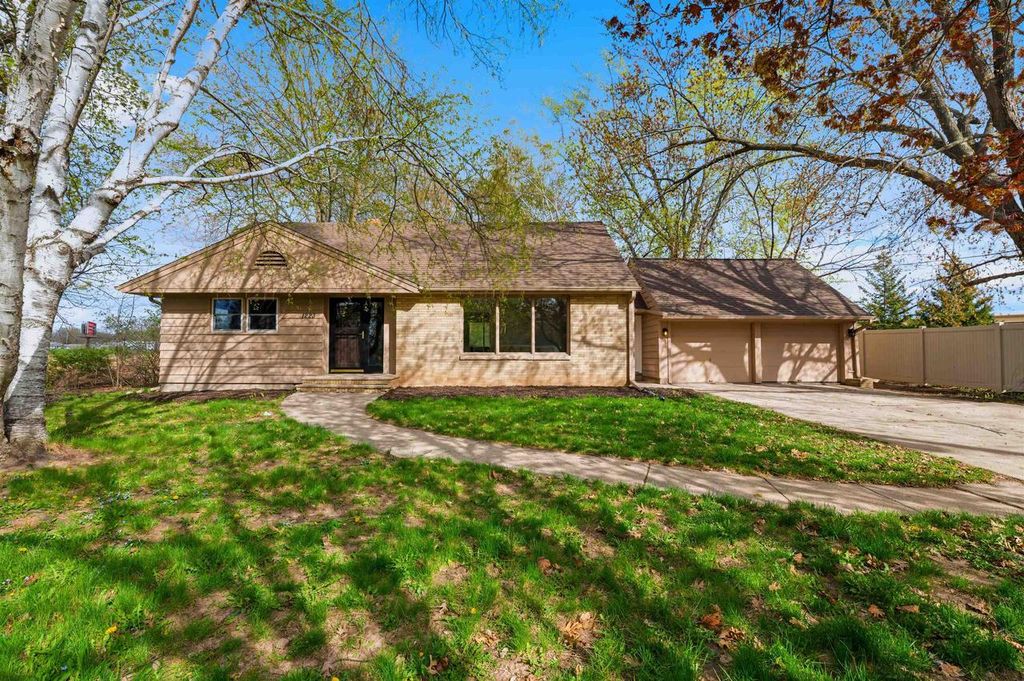 1223 GUNS STREET, Green Bay, WI 54311