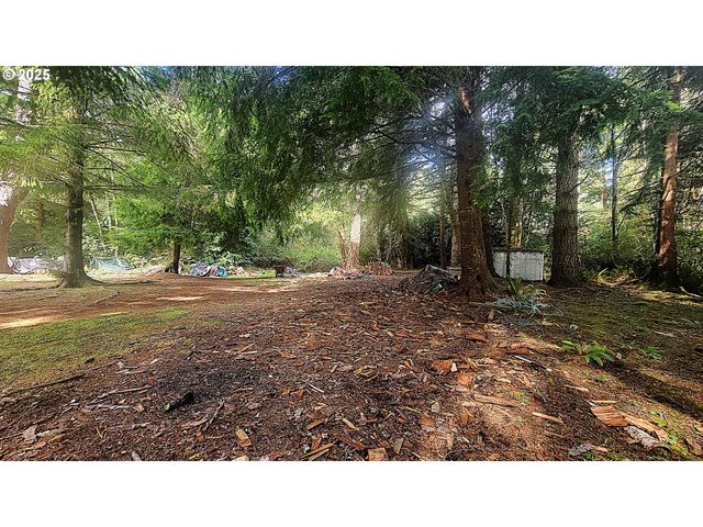 20th Ln, Coos Bay, OR 97420