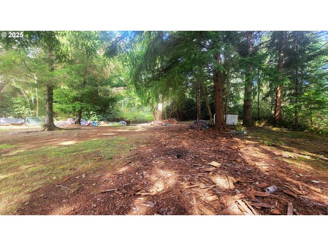 20th Ln, Coos Bay, OR 97420