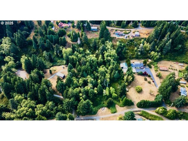 20th Ln, Coos Bay, OR 97420