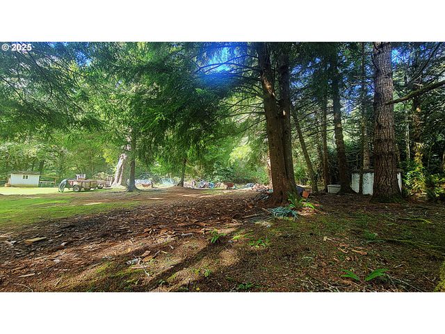 20th Ln, Coos Bay, OR 97420