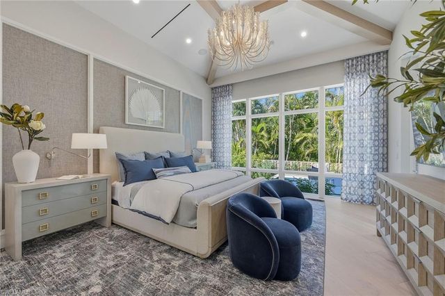 405 Putter Point DR, Naples, FL 34103