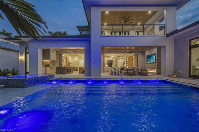 405 Putter Point DR, Naples, FL 34103