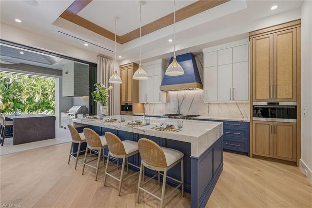 405 Putter Point DR, Naples, FL 34103