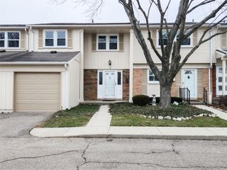 1760 Brentwood Drive, Troy, MI 48098